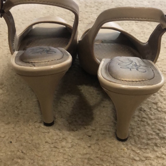Life Stride Nude Upper Leather Size 9 - Picture 2 of 3